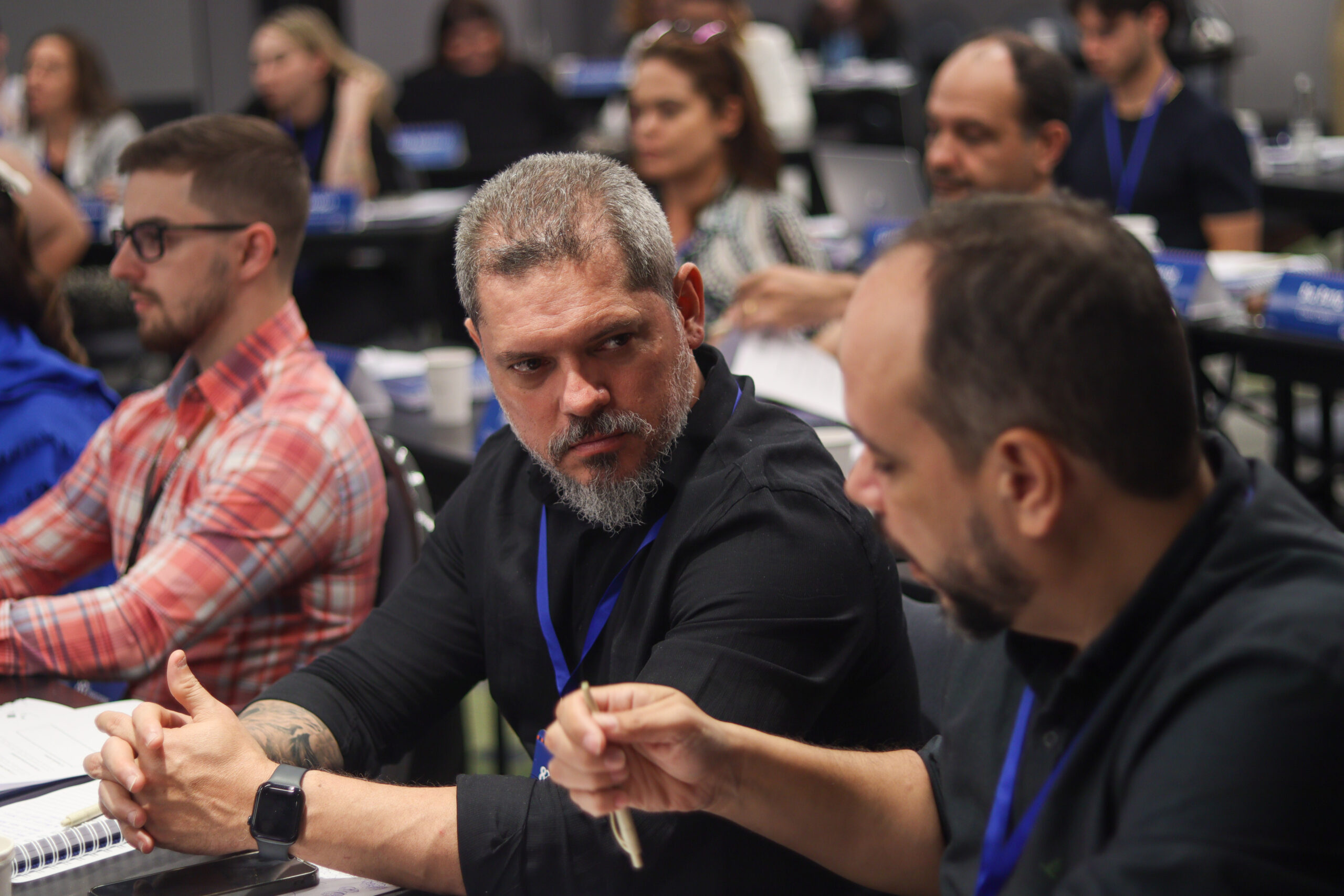 alunos discutindo sobre formatação de franquias